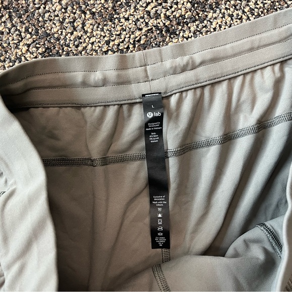 Lululemon Lab Nulu Relaxed-Fit Yoga 9” Shorts - Picture 4 of 8